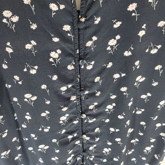 Abercrombie Buttoned-Back Daisies Blouse - Picture 7 of 7